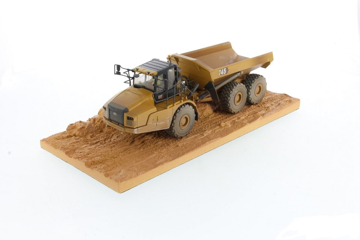 Cat 745 Articulated Truck Weathered - 1:50